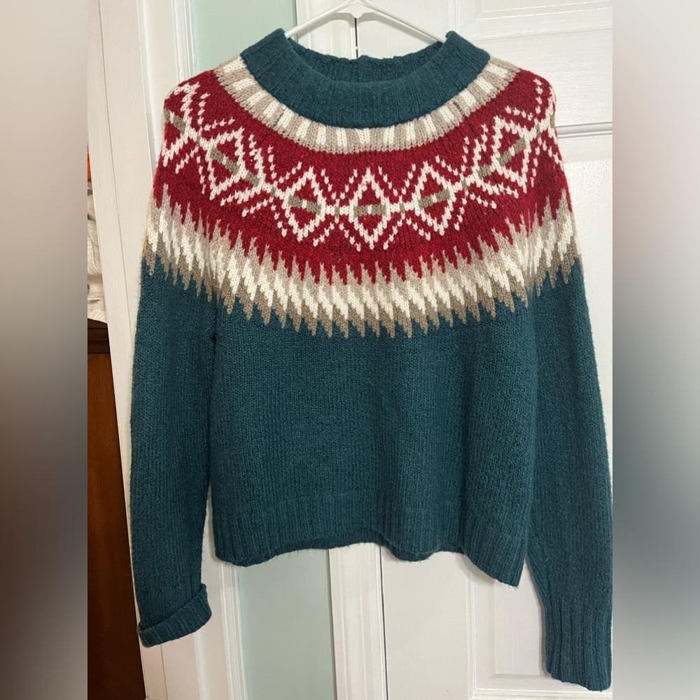 American Eagle Sweater